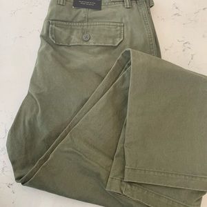 Banana Republic Straight Fit Utility Pants in Olive Green